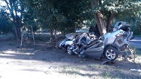 El estado como quedó el auto que protagonizó el accidente en Real del Padre. El estado como quedó el auto que protagonizó el accidente en Real del Padre.