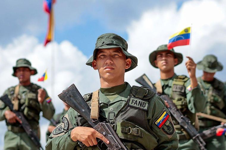Abrams cree que muchos altos oficiales del Ejército venezolano no tienen claro que deban defender a Maduro.
