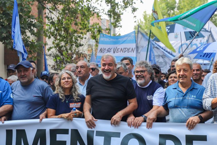 La CGT atraviesa una grieta y hay desafíos entre dirigentes sobre cómo hay que medirse con el Gobierno