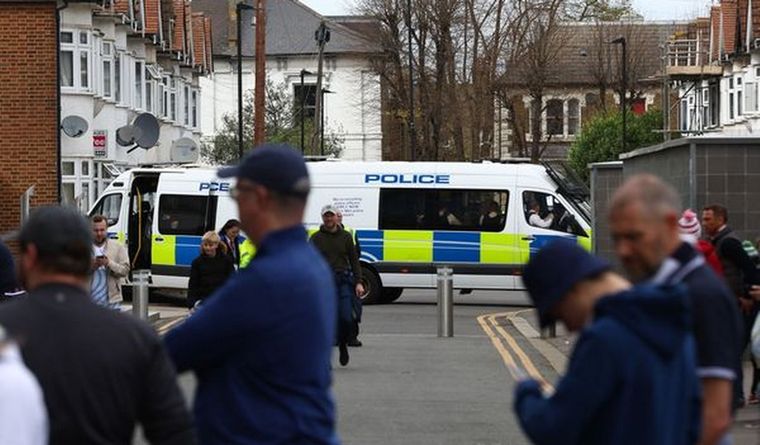 La Policía de Londres se ocupó rápidamente de detener al agresor. Foto: Efe.