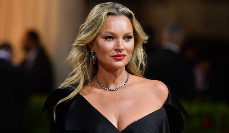 Kate Moss cumplió 50 años y lo festejó a lo grande.