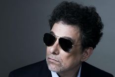 andres calamaro publico poemas sobre el cerdo lanzado desde un helicoptero