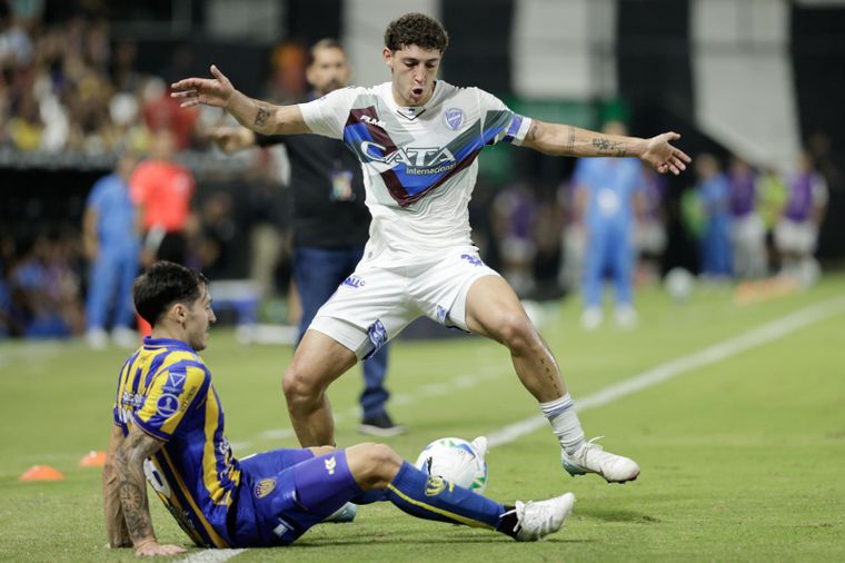 Godoy Cruz venció a Sportivo Luqueño en el estadio La Huerta. Foto: EFE