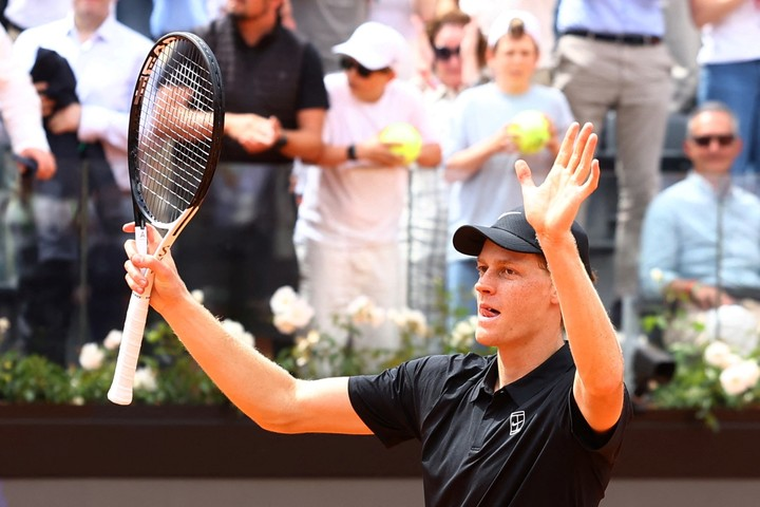 Jannik Sinner sigue haciendo historia en el tenis masculino: superó un récord de Djokovic y ahora va por más. Jannik Sinner sigue haciendo historia en el tenis masculino: superó un récord de Djokovic y ahora va por más.