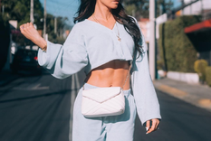 Livia Brito luce sus abdominales de acero y se convierte en La dueña de los cielos Livia Brito Foto: Instagram