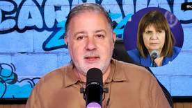 El conductor se expresó ante la interna política. El conductor se expresó ante la interna política.