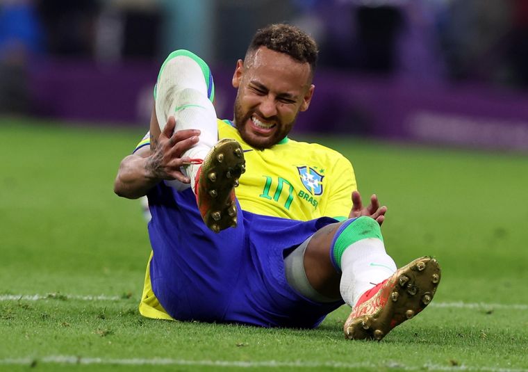 Neymar El brasileño aseguró que tuvo miedo de perderse el Mundial por una lesión. Foto: EFE