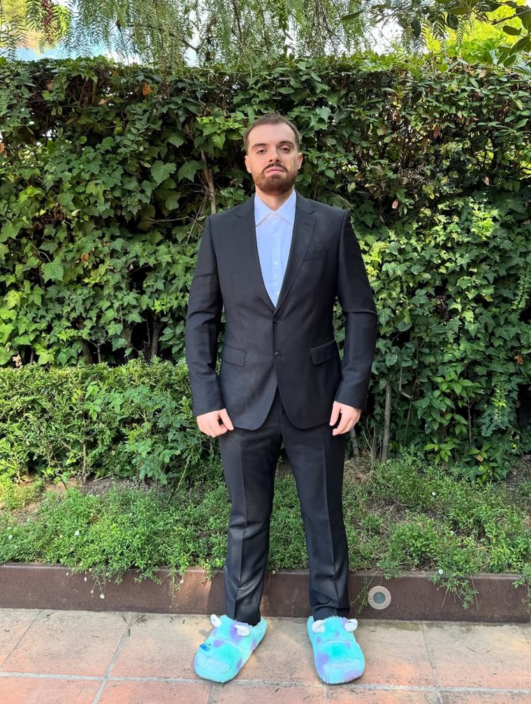 Ibai Llanos es un famoso streamer español. Ibai Llanos es un famoso streamer español.