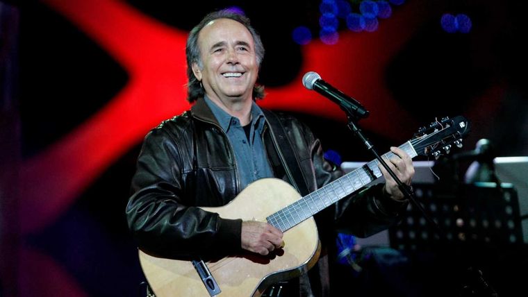Joan Manuel Serrat es uno de los pioneros del movimiento artístico y musical catalán la Nova Cançó?.