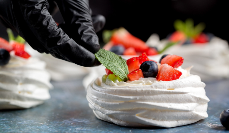 Pavlova fácil en casa: ingredientes, preparación y decoración Foto: Shutterstock