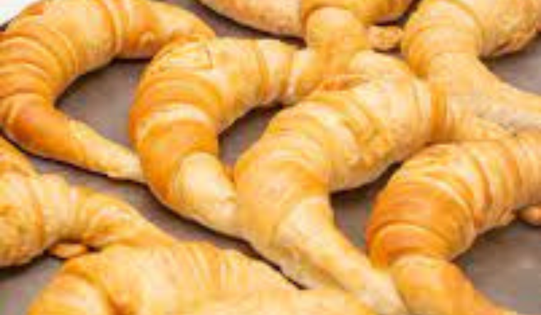 La receta de medialunas de grasa es parte de la cultura panadera argentina, al punto de ser un ícono nacional. La receta de medialunas de grasa es parte de la cultura panadera argentina, al punto de ser un ícono nacional.