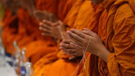 La institución budista de Tailandia se ha enfrentado al escrutinio por el mal comportamiento de sus monjes.