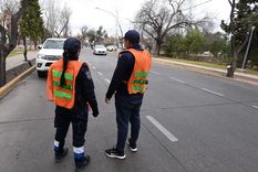 El conductor ebrio golpeó a un policía y le sacó un diente