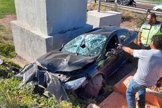 Una mujer perdió el control del auto, atropelló a un trabajador y chocó en Maipú Foto: Rodrigo DAngelo / MDZ