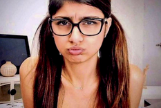 APARECIÓ UNA HERMANA MENOR DE MIA KHALIFA. LA JOVEN SIGUE LOS PASOS DE LA ACTRIZ DE CINE PARA ADULTOS.