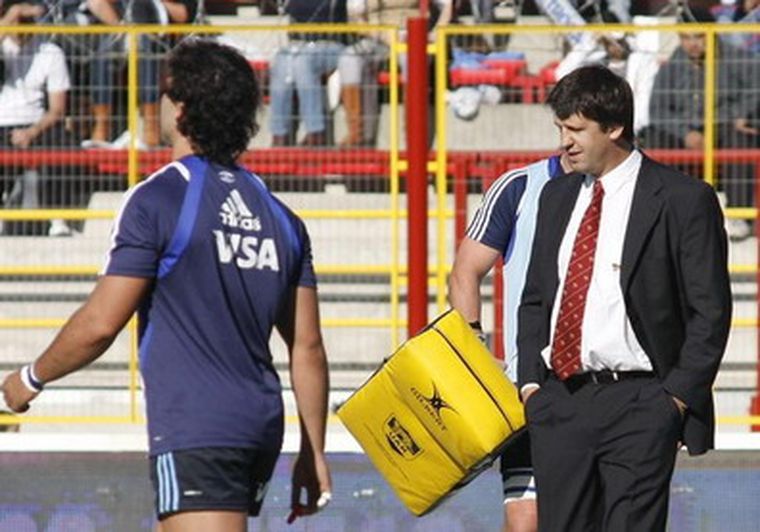 Tati Phelan tiene que definir el plantel que irá al Mundial. Foto: Efe