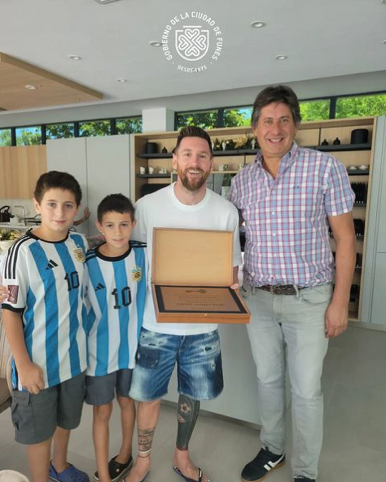 Roly Santacroce junto a Lionel Messi Foto: Instagram Roly Santacroce