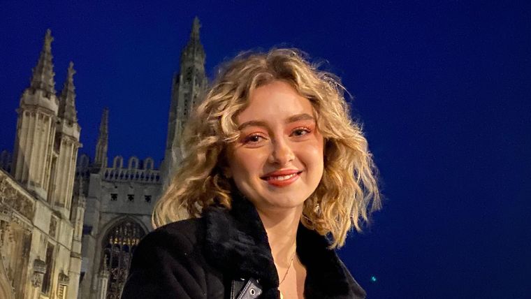 Paloma murió a los 23 años de un ataque cardíaco causado por su tumor.