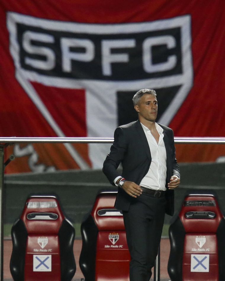 Hernán Crespo, un hombre vinculado a la familia riverplatense. Hernán Crespo, un hombre vinculado a la familia riverplatense.