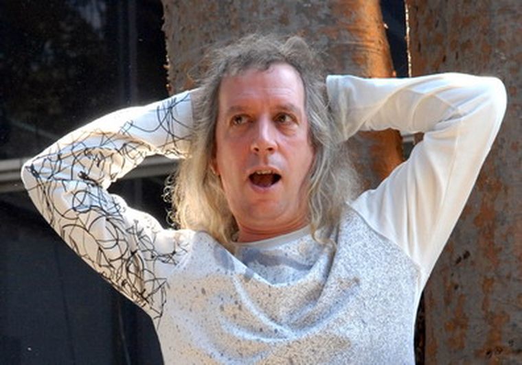 Diego Capusotto vuelve con su hija. Foto: Télam