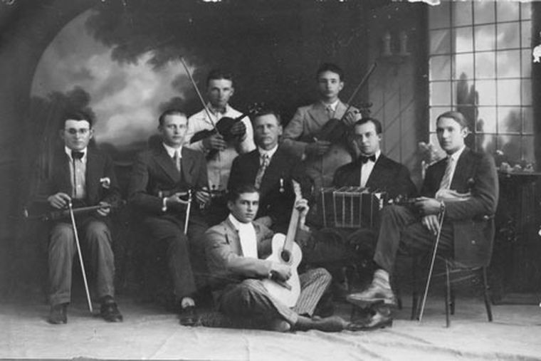 La historia de Abutkov une dos continentes y revive una obra que estuvo al borde de desaparecer durante décadas. La historia de Abutkov une dos continentes y revive una obra que estuvo al borde de desaparecer durante décadas.