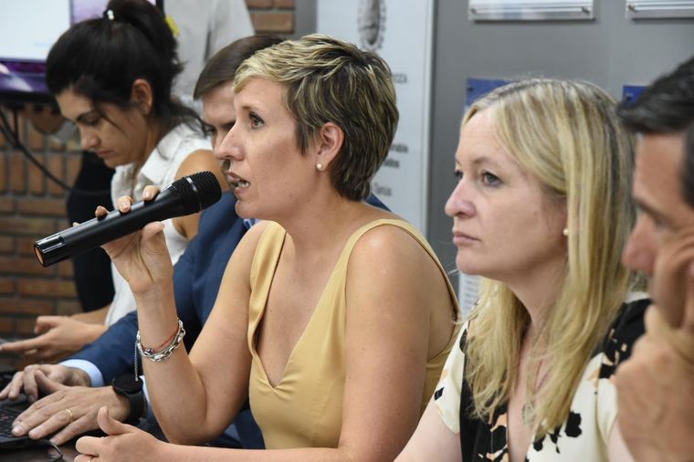 La ministra de Energía y Ambiente, Jimena Latorre, asistió a la Legislatura Foto: Prensa Gobierno de Mendoza