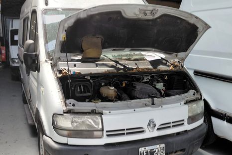 PAMI subasta trece camionetas. PAMI subasta trece camionetas.