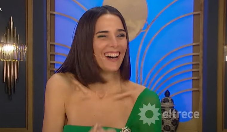 La conductora no se quedó atrás y elogió a unos de sus comensales en vivo. Foto: Foto: Captura de pantalla/ Youtube: eltrece