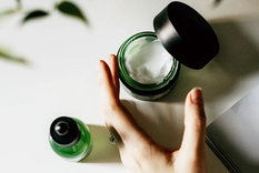 Las cremas cica son ideales para cicatrices y estrías. Foto: Glamour