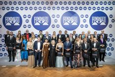 La foto grupal con los famosos que participaron del evento. No te pierdas al final de la nota, las imágenes de la alfombra roja.