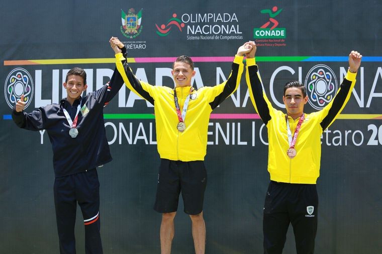 Martín Loera, al medio, fue encontrado muerto en una plaza de la Ciudad de Juárez