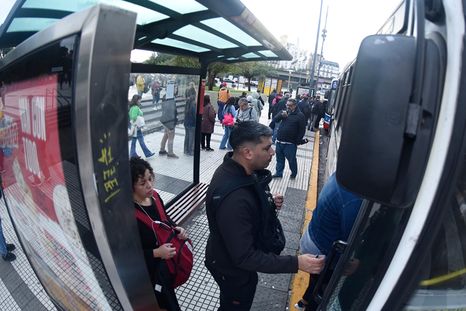 cada vez se usa menos el transporte publico en el amba: los motivos cada vez se usa menos el transporte publico en el amba: los motivos