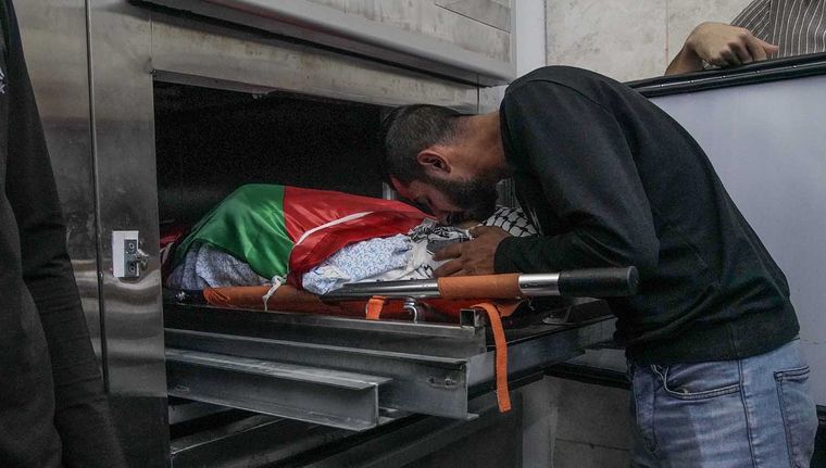 Varios miles de niñas y niños han muerto en Gaza. Foto: Dpa.