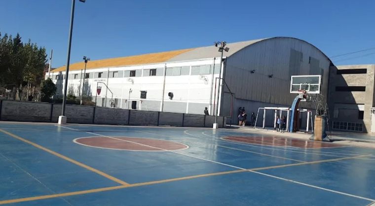 El joven murió mientras practicaba educación física en Andes Talleres Foto: Eduardo Vicencio (Googlemaps)