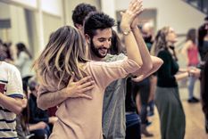 Todo lo que descubrió la psicología sobre bailar.