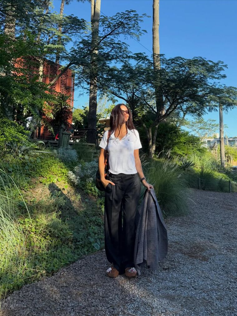 Zaira Nara mostró un look sastrero casual que redefine el estilo chic.