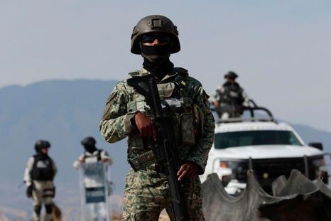 Las Fuerzas Armadas mexicanas enfrentaron a Nemesio Oseguera y sus hombres en un municipio de Jalisco. Las Fuerzas Armadas mexicanas enfrentaron a Nemesio Oseguera y sus hombres en un municipio de Jalisco.