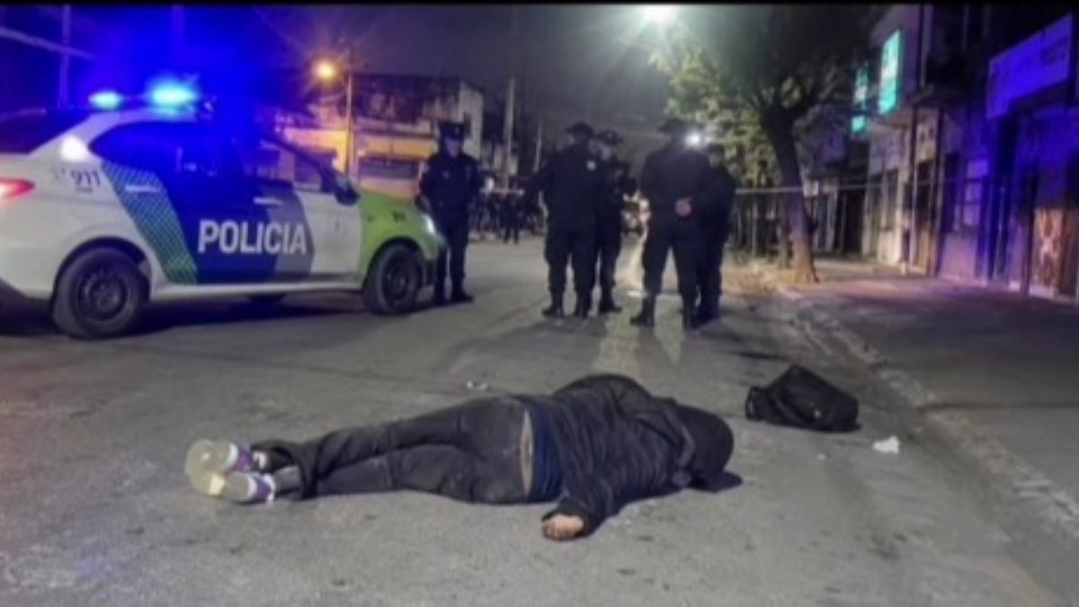 Una oficial de policía abatió a un delincuente en un intento de robo en Lomas de Zamora