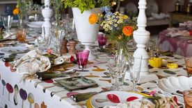 &nbsp;Las formas de hongos han surgido del suelo del bosque, y es imposible ignorar su silenciosa conquista. Créditos: Summerhill & Bishop