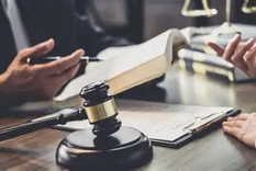 El país no necesita nuevas leyes para juzgar con eficacia, sino un sistema liderado por personas que no especulen políticamente. El país no necesita nuevas leyes para juzgar con eficacia, sino un sistema liderado por personas que no especulen políticamente.