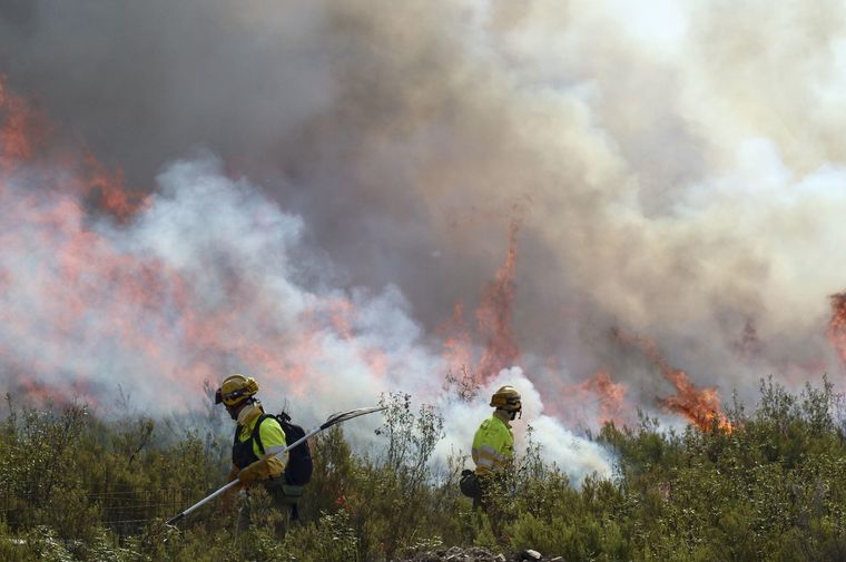 El incendio habría comenzado en la tarde del lunes en la ciudad madrileña.&nbsp;