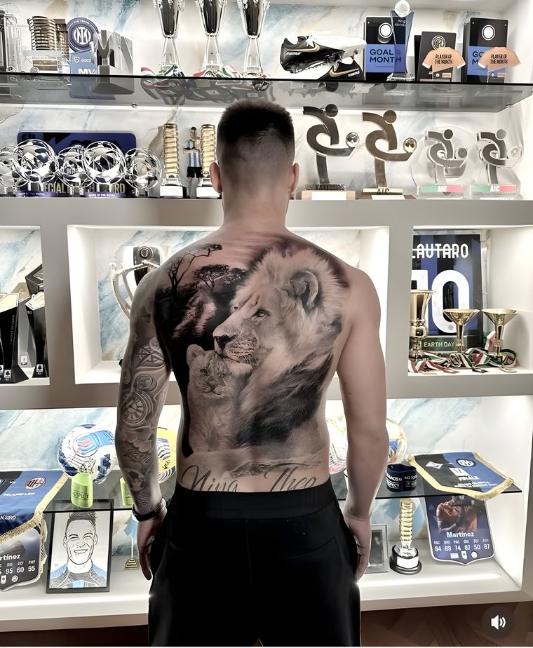 El impactante tatuaje que se hizo Lautaro Martínez con un motivo familiar. Foto: @giuseppe_gibi_bonelli