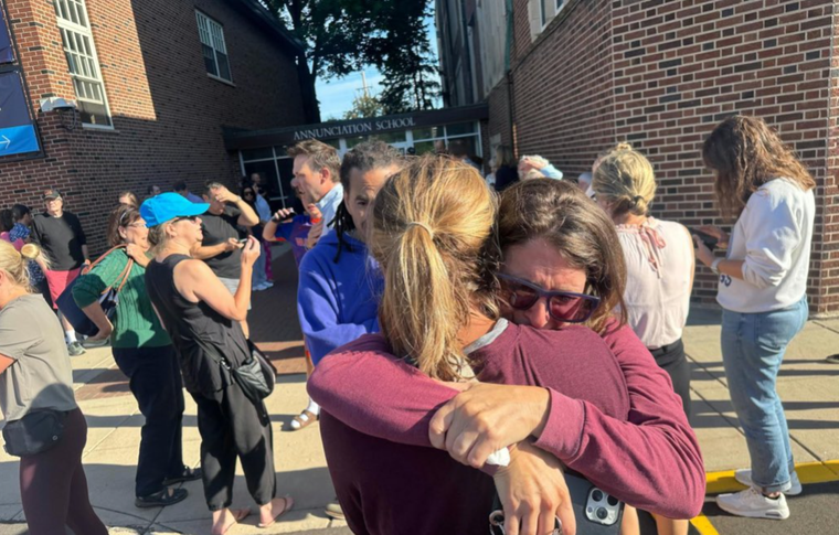 Aún se desconoce la identidad del tirador. Aún se desconoce la identidad del tirador.