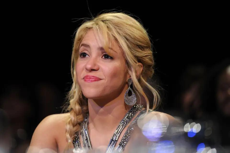 SHAKIRA Y PIQUÉ SIGUEN EN BOCA DE TODOS. SALIÓ A LA LUZ CUANDO EL FUTBOLISTA AMENAZÓ A SU MUJER.