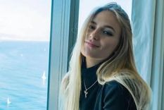 Clara Chía Martí derrochó estilo con un coqueto conjunto negro.