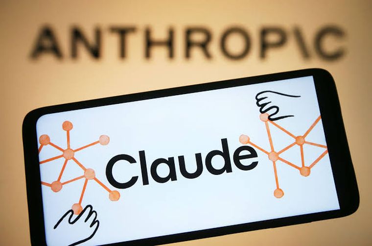 Los modelos especializados en inteligencia artificial ofensiva, como Claude, muestran capacidades autónomas para detectar errores en navegadores y sistemas operativos. Los modelos especializados en inteligencia artificial ofensiva, como Claude, muestran capacidades autónomas para detectar errores en navegadores y sistemas operativos.