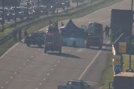 Un fuerte operativo se desplegó en la zona del accidente. Un fuerte operativo se desplegó en la zona del accidente.