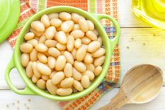 Los porotos en lata son prácticos, pero los secos los superan. Foto: Cook for your Life - https://images.cookforyourlife.org/wp-content/uploads/2018/08/Basic-White-Beans-Recipe-min.jpg