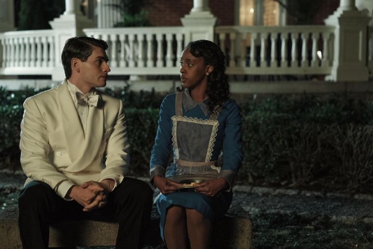 NETFLIX. Seis triple ocho NETFLIX. Seis triple ocho