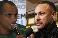 Rivaldo le marcó la cancha a Neymar en un impensado cruce por el Mundial 2002. Foto: EFE